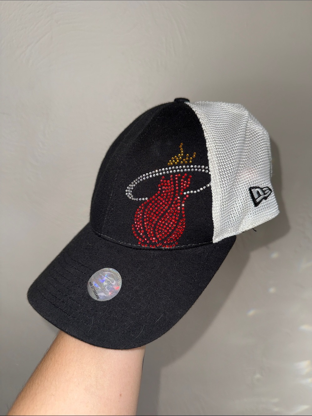 New Era Miami Heat Rhinestone Mesh Trucker Hat Women’s OSFM